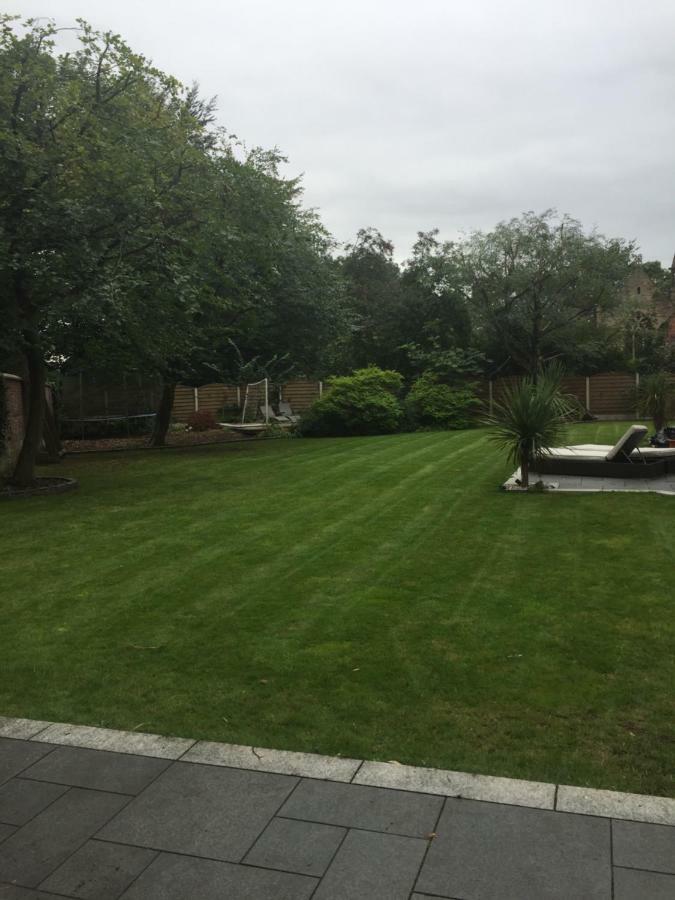 The Old Vicarage Lodge Manchester Eksteriør billede